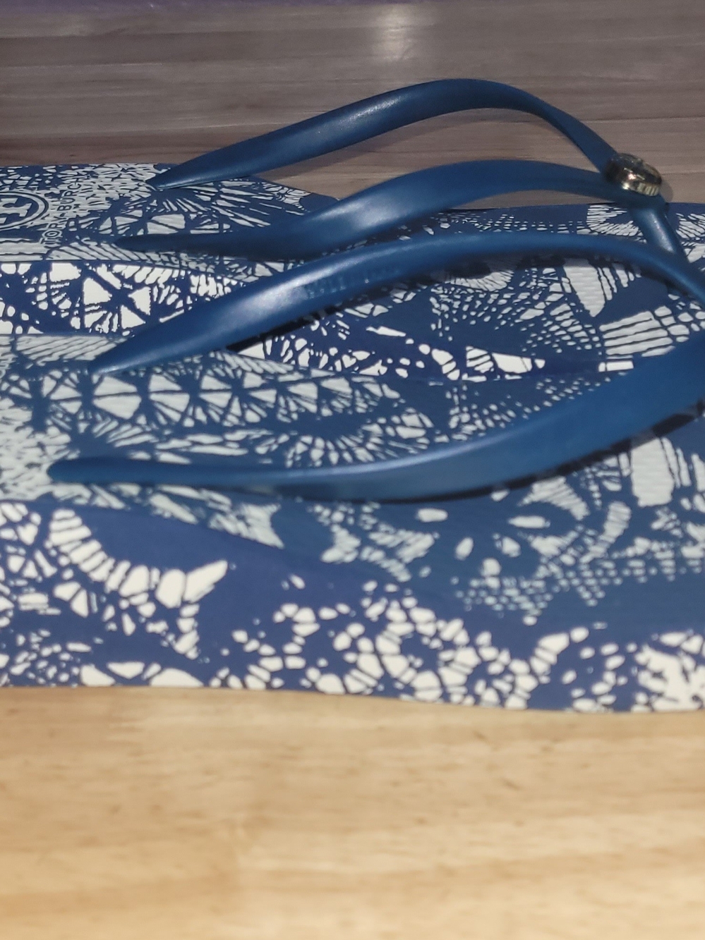 NWOB Tory Burch Blue Logo Flip Flops - Picture 3 of 6